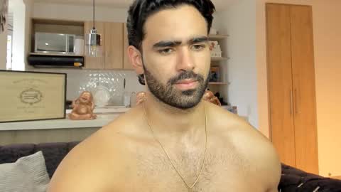 bradleymartin7 online show from October 4, 2025, 8:51 pm