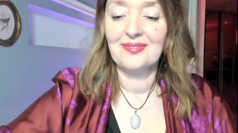 Snapshot of braingirl chatting on April 26, 2026, 5:32 pm I see you X-twitter its braingirl online show from April 26, 2026, 5:32 pm