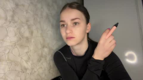 Kate online show from April 8, 2026, 5:24 pm