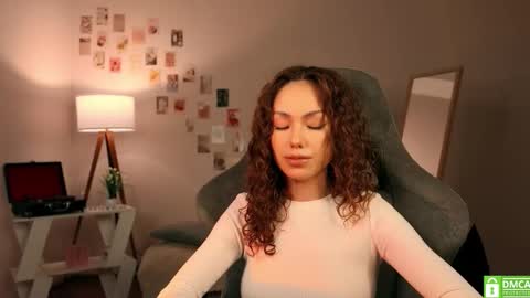 Lilly online show from November 19, 2025, 11:43 am