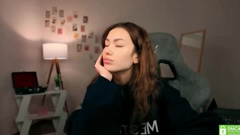 Lilly online show from December 3, 2025, 11:52 am