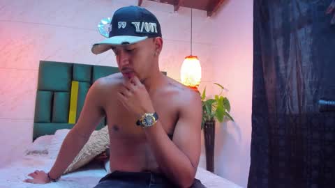 Snapshot of brand_collins chatting on November 30, 2025, 12:31 pm Brand online show from November 30, 2025, 12:31 pm