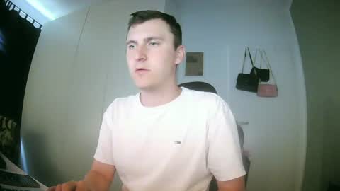 brandinator__cb online show from June 15, 2026, 6:04 am