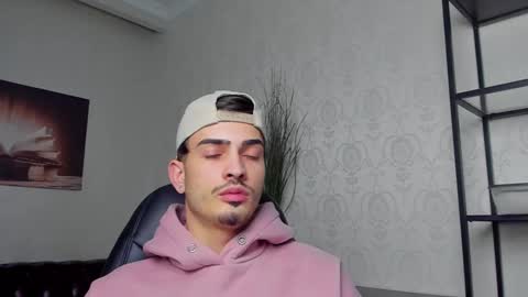 BrandonTateX online show from December 5, 2024, 4:44 pm