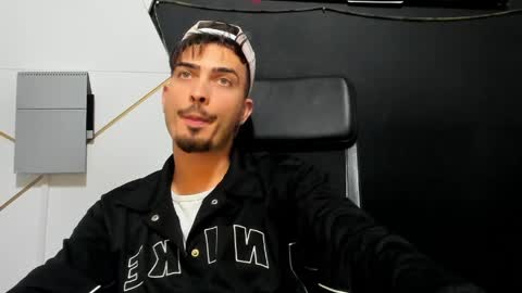 Snapshot of brandontatex chatting on May 20, 2026, 4:18 am BrandonTateX online show from May 20, 2026, 4:18 am
