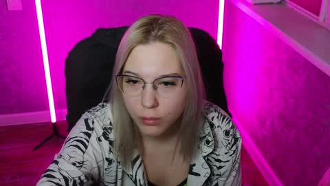 Snapshot of brandy__stars chatting on December 29, 2024, 2:06 am Belle online show from December 29, 2024, 2:06 am