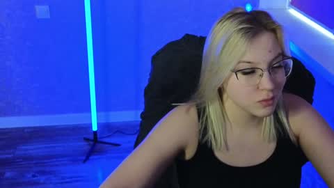 Snapshot of brandy__stars chatting on January 13, 2025, 4:28 am Belle online show from January 13, 2025, 4:28 am