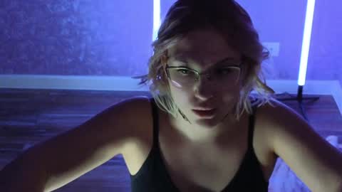 Snapshot of brandy__stars chatting on January 17, 2025, 5:21 am Belle online show from January 17, 2025, 5:21 am