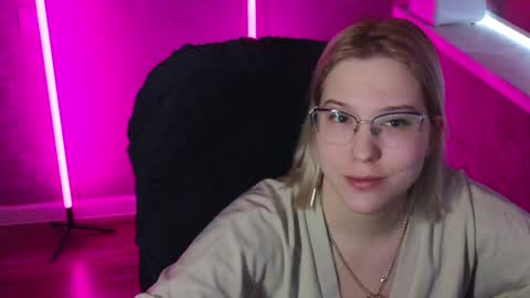 Snapshot of brandy__stars chatting on February 1, 2025, 5:49 am Belle online show from February 1, 2025, 5:49 am