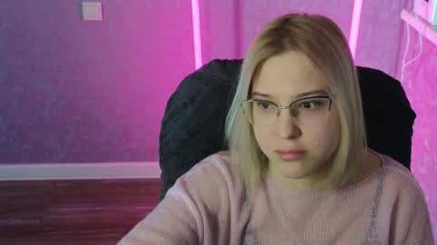 Snapshot of brandy__stars chatting on February 6, 2025, 5:03 am Belle online show from February 6, 2025, 5:03 am