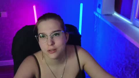 Snapshot of brandy__stars chatting on February 9, 2025, 4:57 am Belle online show from February 9, 2025, 4:57 am