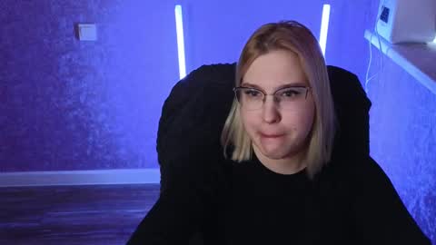 Snapshot of brandy__stars chatting on February 14, 2025, 9:13 am Belle online show from February 14, 2025, 9:13 am