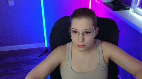 Snapshot of brandy__stars chatting on February 24, 2025, 5:11 am Belle online show from February 24, 2025, 5:11 am