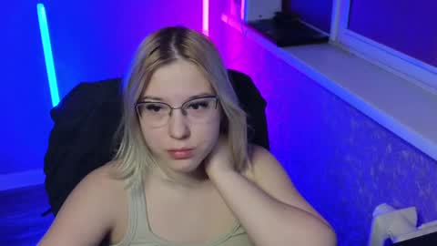 Snapshot of brandy__stars chatting on February 28, 2025, 1:05 am Belle online show from February 28, 2025, 1:05 am