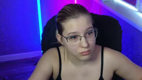 Snapshot of brandy__stars chatting on March 1, 2025, 4:47 am Belle online show from March 1, 2025, 4:47 am