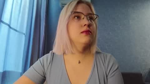 Snapshot of brandy__stars chatting on October 18, 2025, 3:09 am Belle online show from October 18, 2025, 3:09 am