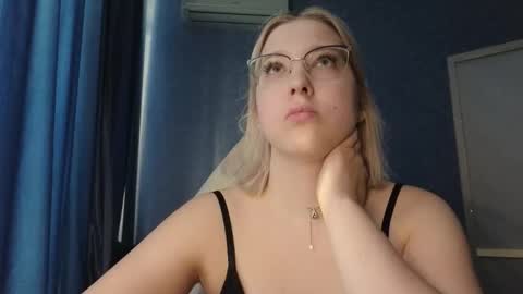 Snapshot of brandy__stars chatting on November 13, 2025, 8:46 am Belle online show from November 13, 2025, 8:46 am