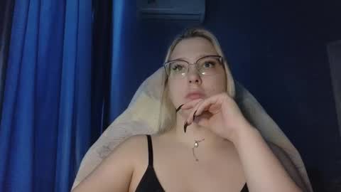 Snapshot of brandy__stars chatting on November 14, 2025, 8:46 am Belle online show from November 14, 2025, 8:46 am