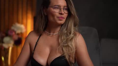 Alex online show from October 5, 2025, 4:33 am