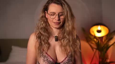 Snapshot of brandywhite chatting on April 24, 2026, 3:42 am Alex online show from April 24, 2026, 3:42 am