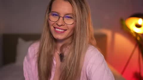 Snapshot of brandywhite chatting on May 24, 2026, 3:55 am Alex online show from May 24, 2026, 3:55 am