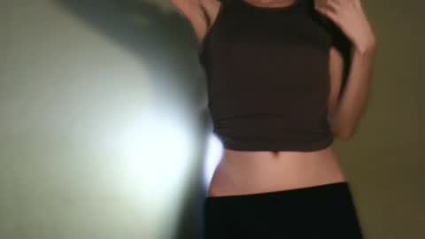 Snapshot of brattymuse chatting on November 12, 2025, 1:06 am Evelyn . online show from November 12, 2025, 1:06 am