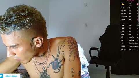 Snapshot of bray_hotboy chatting on May 29, 2026, 6:06 pm Bray Hotboy online show from May 29, 2026, 6:06 pm