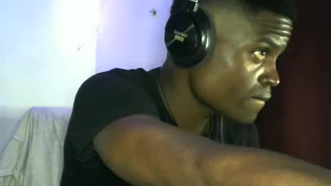 Snapshot of brayan1111x chatting on November 7, 2025, 3:06 am brayan1111x online show from November 7, 2025, 3:06 am