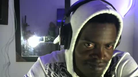 Snapshot of brayan1111x chatting on November 14, 2025, 1:37 am brayan1111x online show from November 14, 2025, 1:37 am