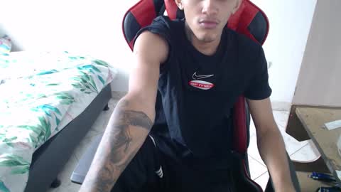 Snapshot of brayan_chevignon chatting on November 27, 2025, 8:33 pm brayan_chevignon online show from November 27, 2025, 8:33 pm