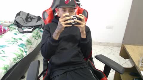 Snapshot of brayan_chevignon chatting on November 28, 2025, 11:02 am brayan_chevignon online show from November 28, 2025, 11:02 am