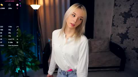 Mia Bunyard online show from February 19, 2025, 4:11 pm