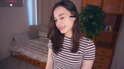 Mia Bunyard online show from September 15, 2025, 6:13 am