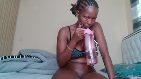Snapshot of bree_beauty chatting on May 13, 2026, 10:01 am bree_beauty online show from May 13, 2026, 10:01 am
