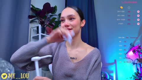 Ashley Dolce and Lou online show from October 26, 2025, 3:07 pm