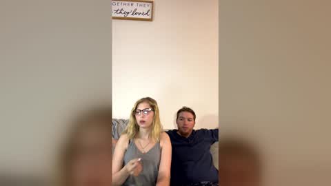 Breezyxlove online show from April 21, 2026, 3:24 am