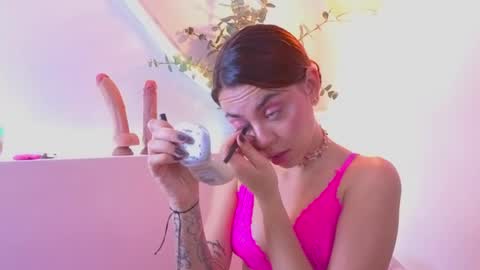 Snapshot of brenda_sky19 chatting on May 13, 2026, 12:02 pm brenda_sky19 online show from May 13, 2026, 12:02 pm