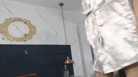 BRENDA VELASQUEZ online show from February 9, 2025, 2:40 pm