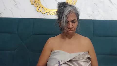 BRENDA VELASQUEZ online show from November 23, 2025, 4:29 pm