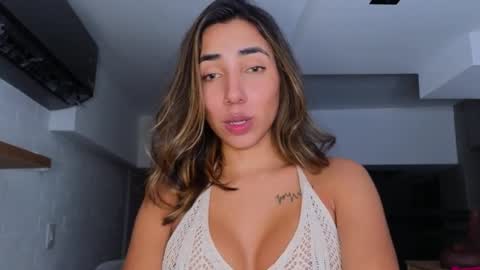 brendaaguerra online show from January 2, 2025, 8:17 am