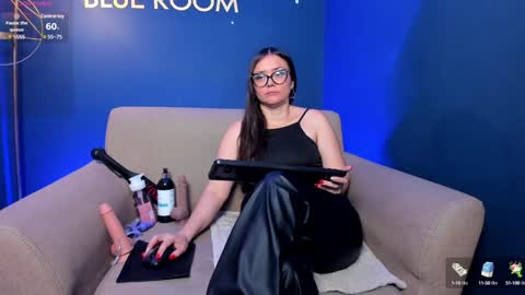      online show from January 22, 2025, 12:06 pm