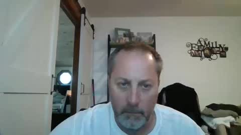 hey online show from October 11, 2025, 7:56 pm