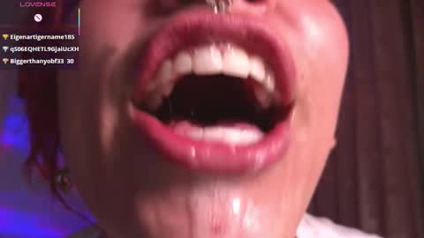 Bri  online show from December 5, 2025, 3:41 pm