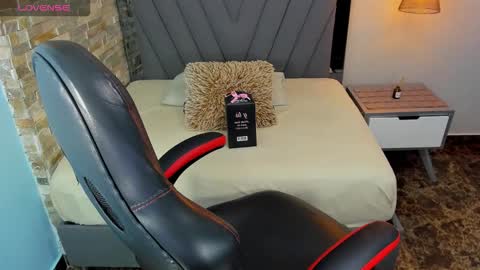 Snapshot of briagalvin chatting on November 21, 2025, 7:34 pm Briana online show from November 21, 2025, 7:34 pm