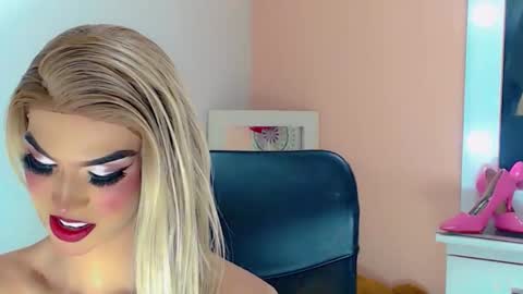 BRIANA online show from November 13, 2025, 4:00 am