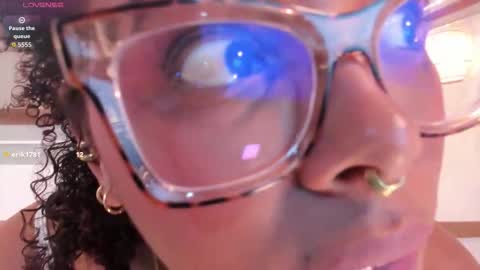 brianasmile online show from November 25, 2025, 12:16 pm