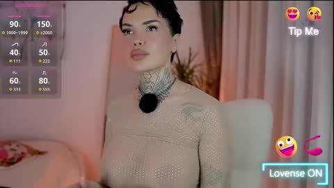 Briana online show from November 17, 2025, 4:24 pm