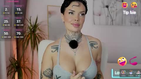 Briana online show from November 21, 2025, 5:00 pm