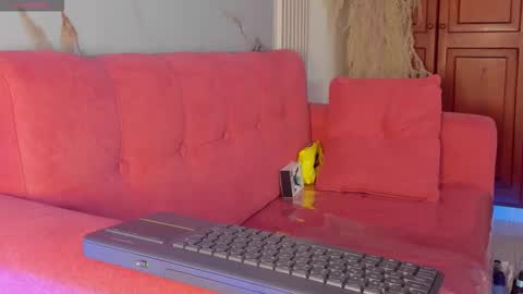    online show from October 24, 2025, 12:34 pm