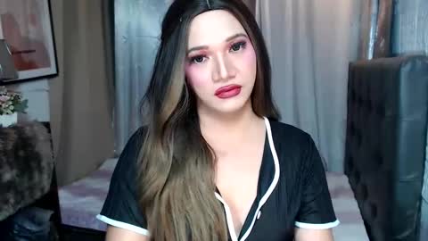 BRIDGETT online show from November 25, 2025, 3:17 am